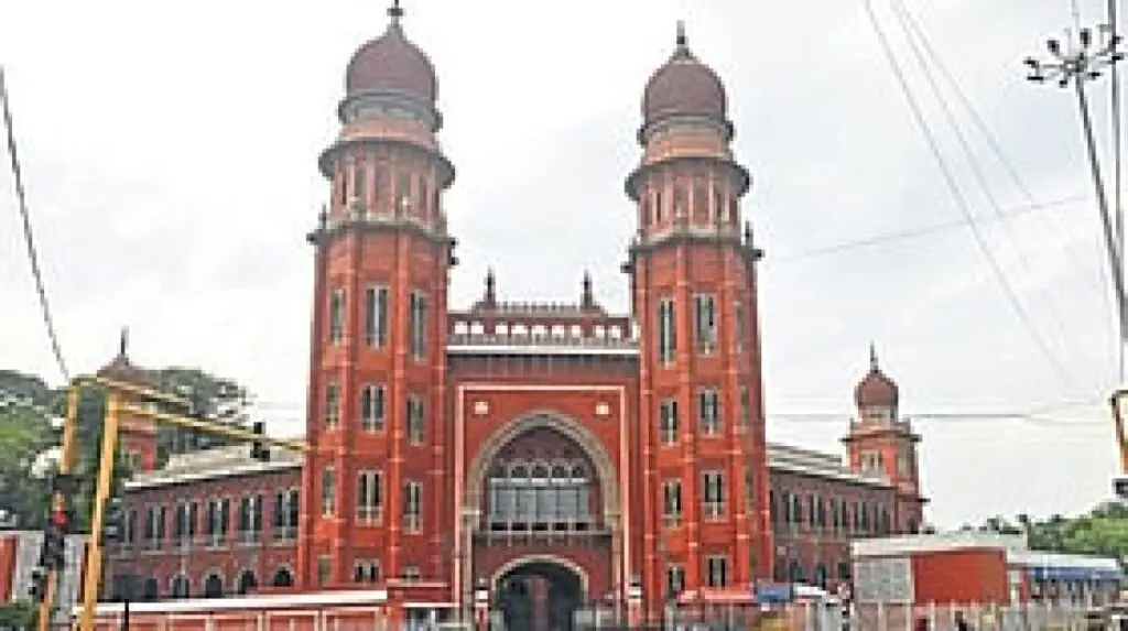 Madras HC: Criminal case no bar on disciplinary action