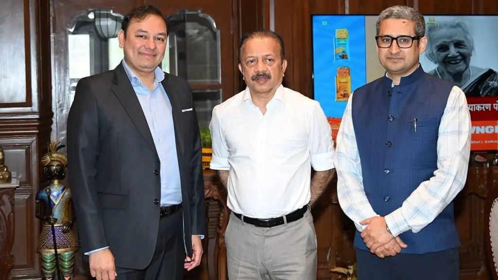 Adani Foundation gives Rs 15 crore for 100 Mumbai Police cars