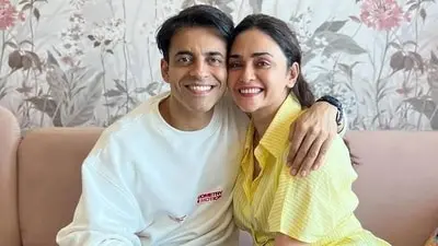 Amruta Khanvilkar issues legal notice after separation reports