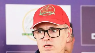 Omar Abdullah quotes Frost, vows to reverse Article 370 changes