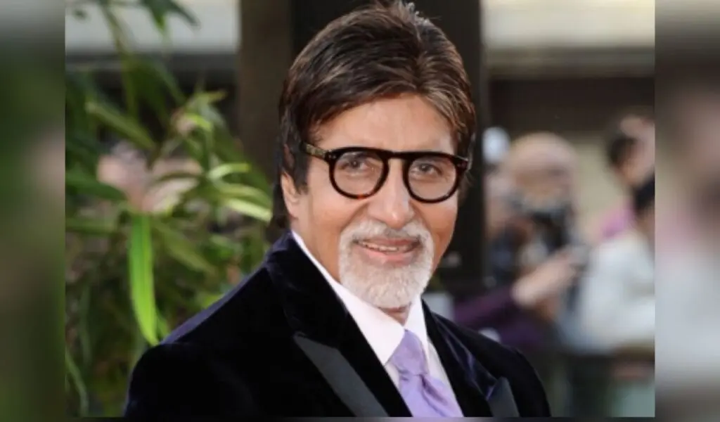 Amitabh recalls 2,000 Italians watching Sholay until 3am