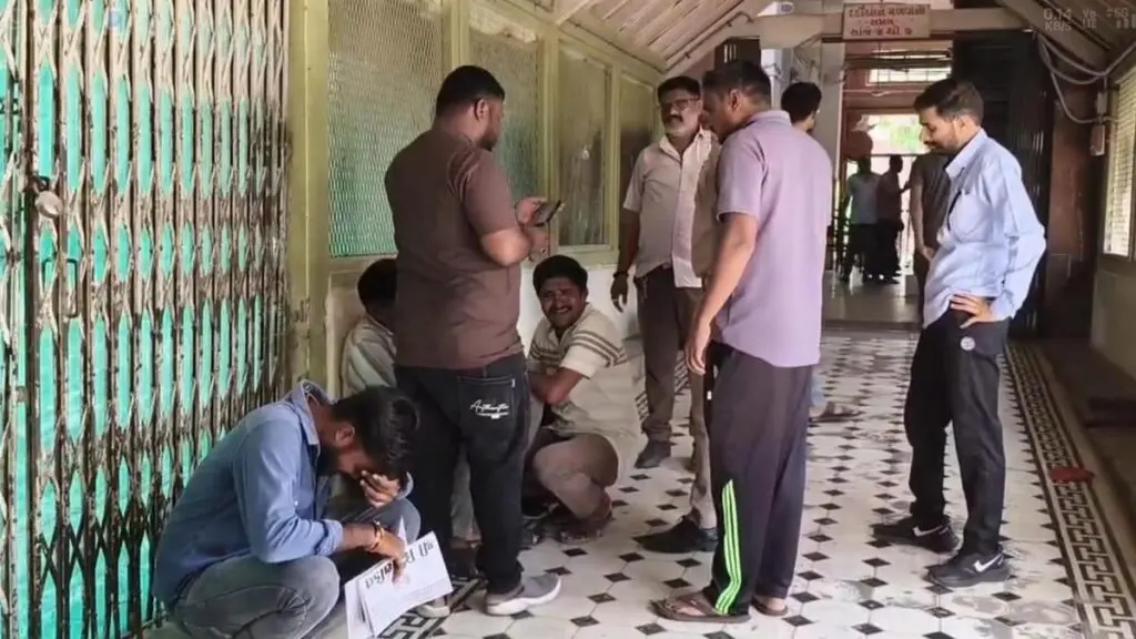 Four die, 19 ill after drinking spurious liquor in Gujarat