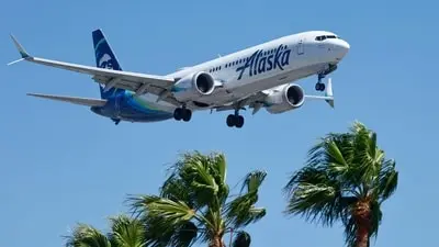 Alaska Airlines flight returns to Miami gate after passenger threats