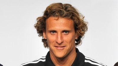 Diego Forlán appointed Uruguay coach after Bielsa’s World Cup exit