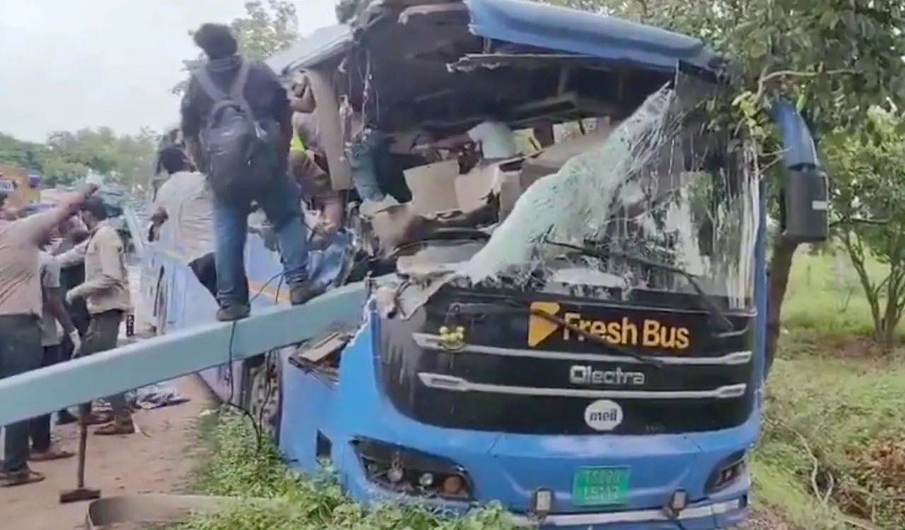 Five killed, 20 hurt as Hyderabad, Eluru bus hits container truck
