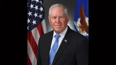 Pentagon revokes ex-Air Force chief's clearance over Air Force One leak