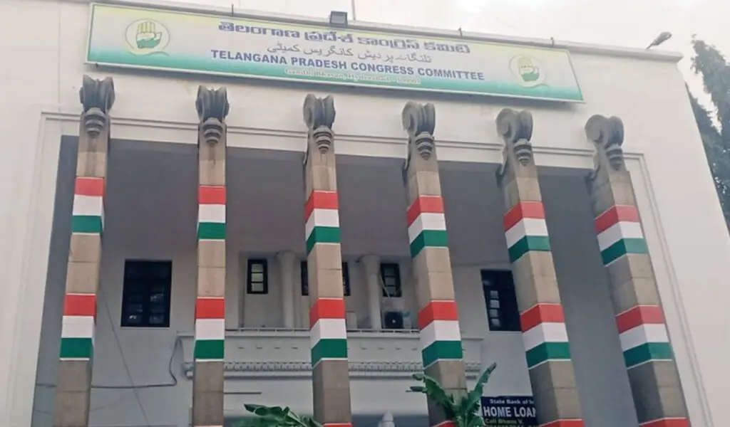 Telangana Congress MLAs slam Konda Surekha over language