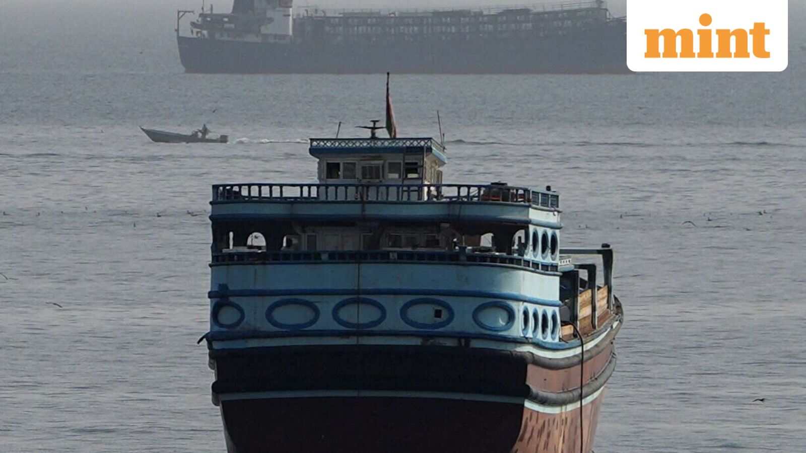 Report links proposed Iran-Oman deal to control of incoming ships
