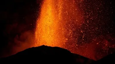Mount Etna eruption suspends flights at Catania airport in Sicily