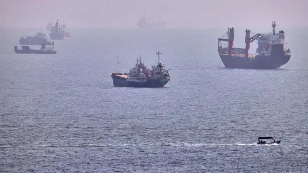 US expects Strait of Hormuz deal; Saudi, Turkey, Pakistan sign defence pact