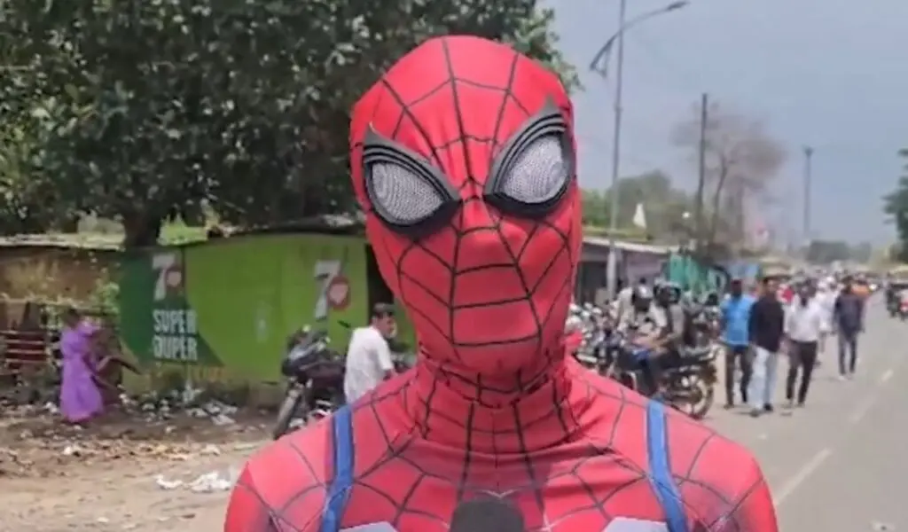 Cake, Spider-Man, water cannons at Jharkhand exam protest