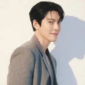 Kim Woo-bin to coach hapless school baseball team in Netflix's Gift