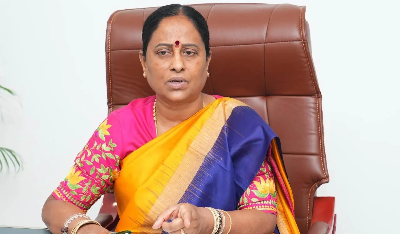 Congress issues notice to minister after daughter attacks Telangana CM