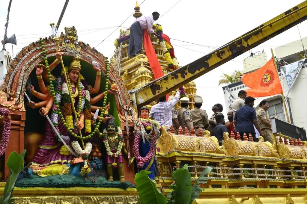 Hyderabad deploys 2,000 police for Lal Darwaza Bonalu