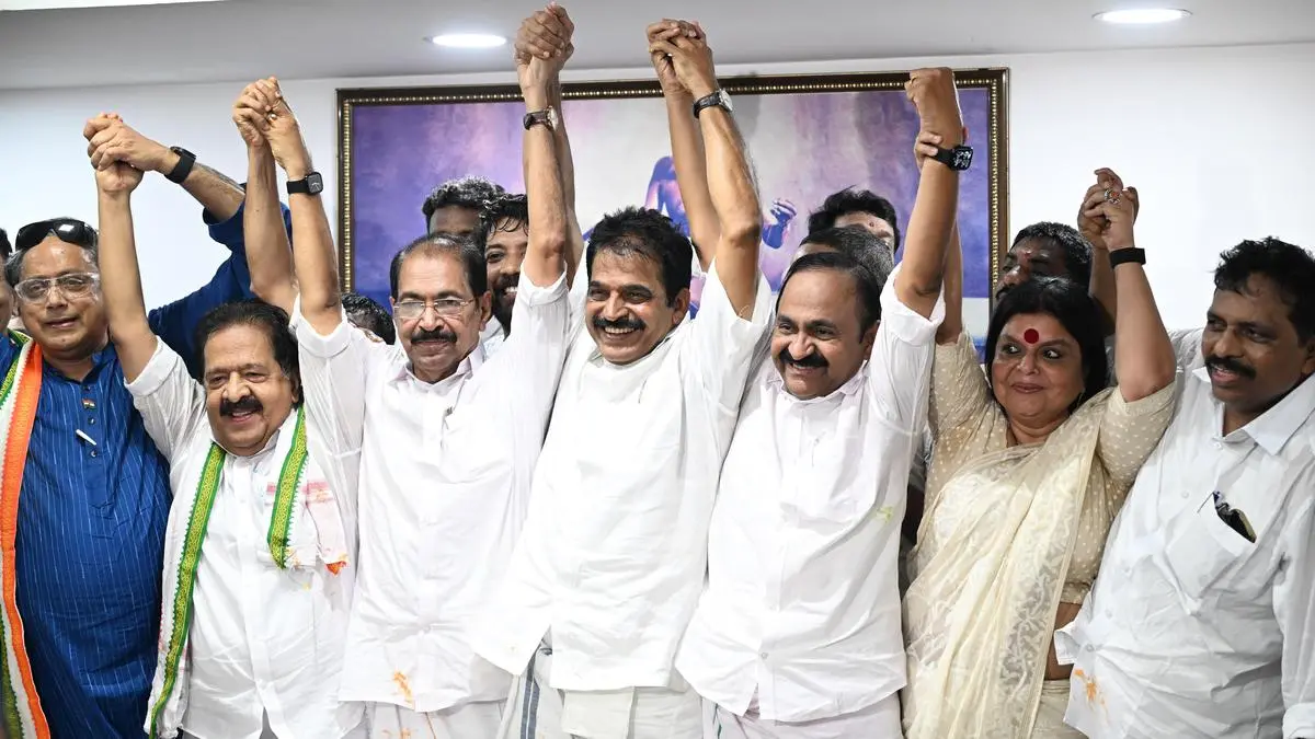 Congress weighs generational shift for Keralam party chief