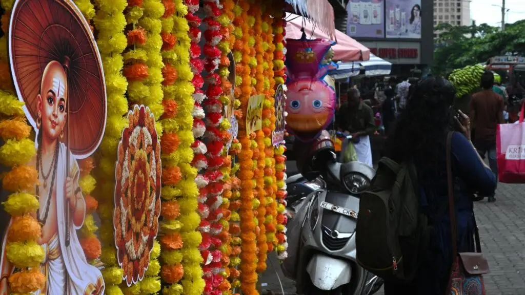 Kochi's Onam buzz returns after rain disrupts Uthradam sales