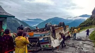 7 killed, 11 injured as bus overturns in Himachal's Chamba