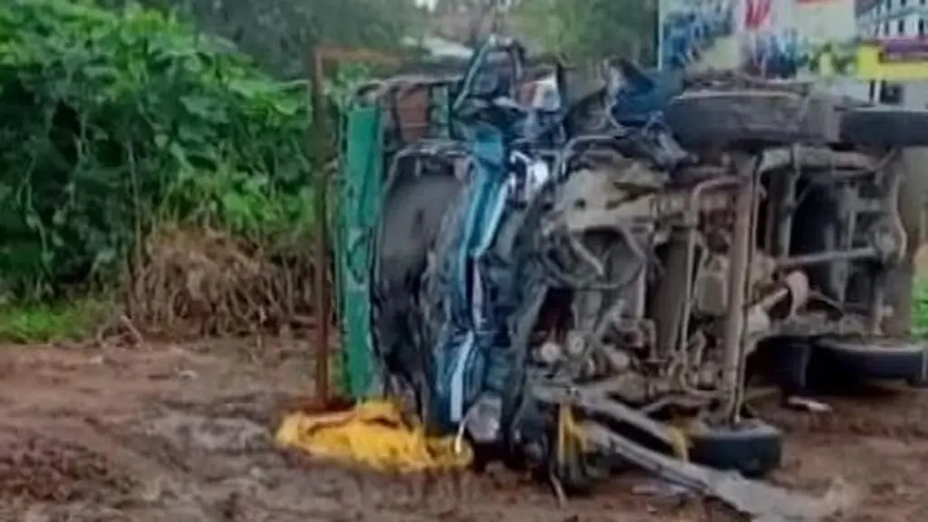 Eight labourers killed in MP truck crash, UP CM announces Rs 2 lakh aid