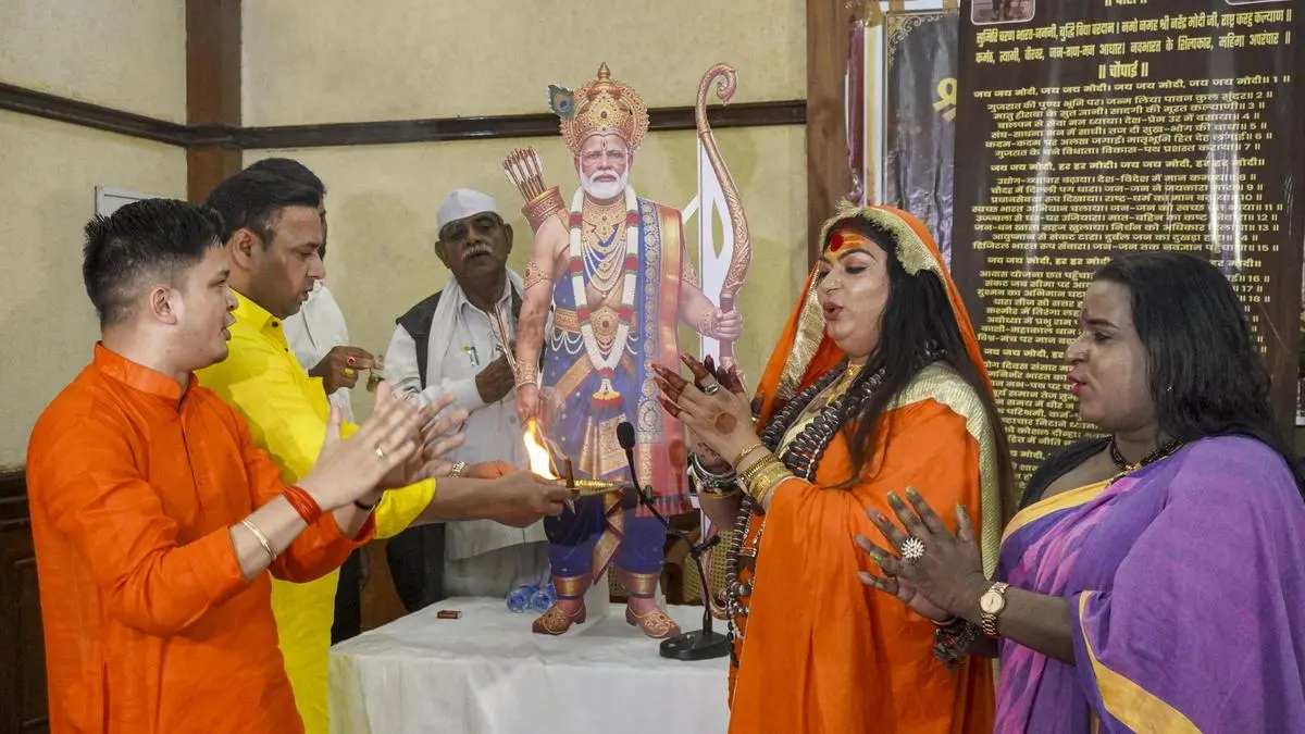 Modi aarti at Press Club of India triggers viral row