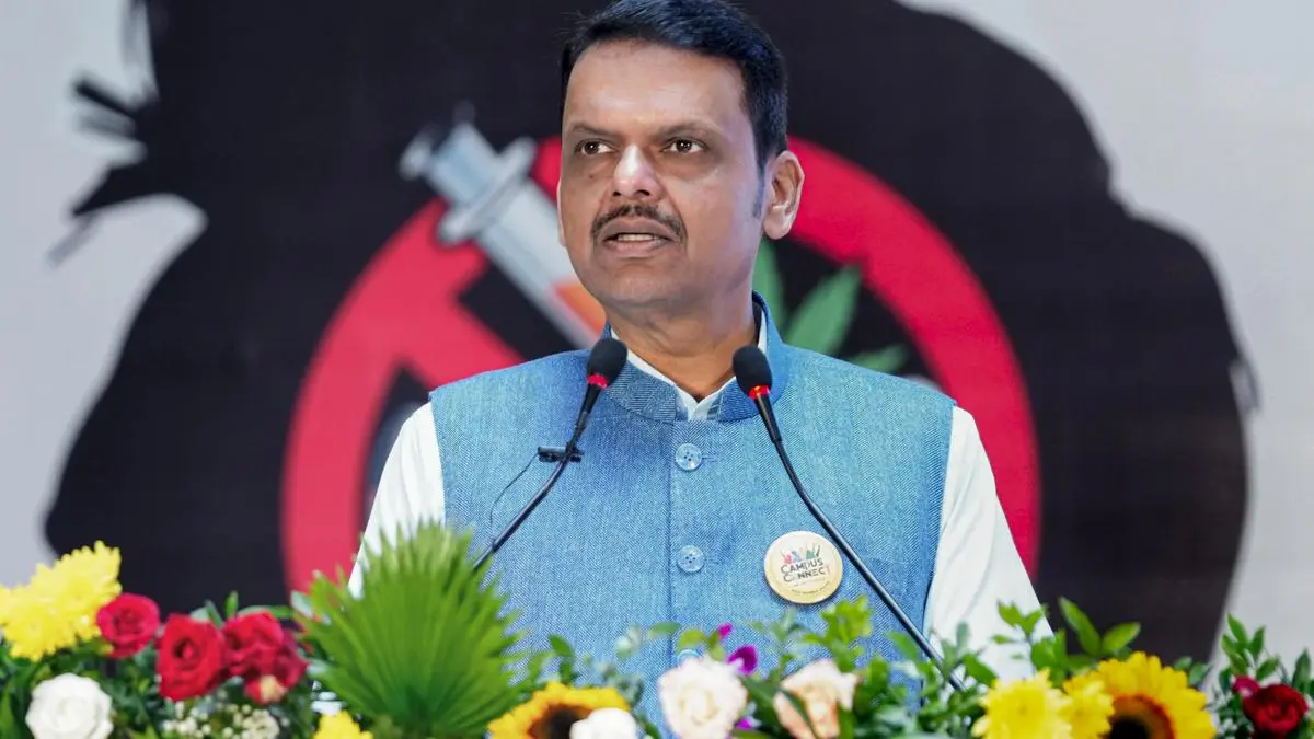 Shiv Sena upset over Fadnavis relaxing Marathi rule for drivers
