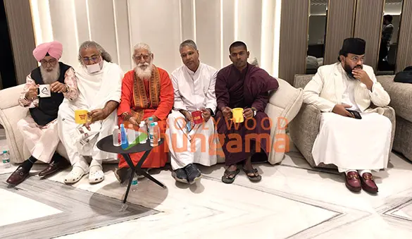 Spiritual leaders attend Rajkumar Santoshi's Batwara 1947 screening