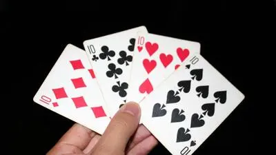 Three die falling into well fleeing fake raid in Gujarat card game