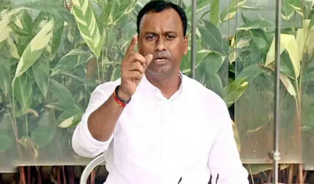 TPCC chief warns dissenters as Rajgopal Reddy stands by remarks