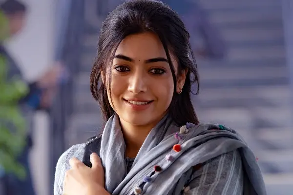 తెలంగాణ డిజిటల్ రేషన్ కార్డులపై సీఎం, మంత్రి ఫోటోలు
