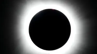 Total solar eclipse today over Spain, Iceland, Greenland