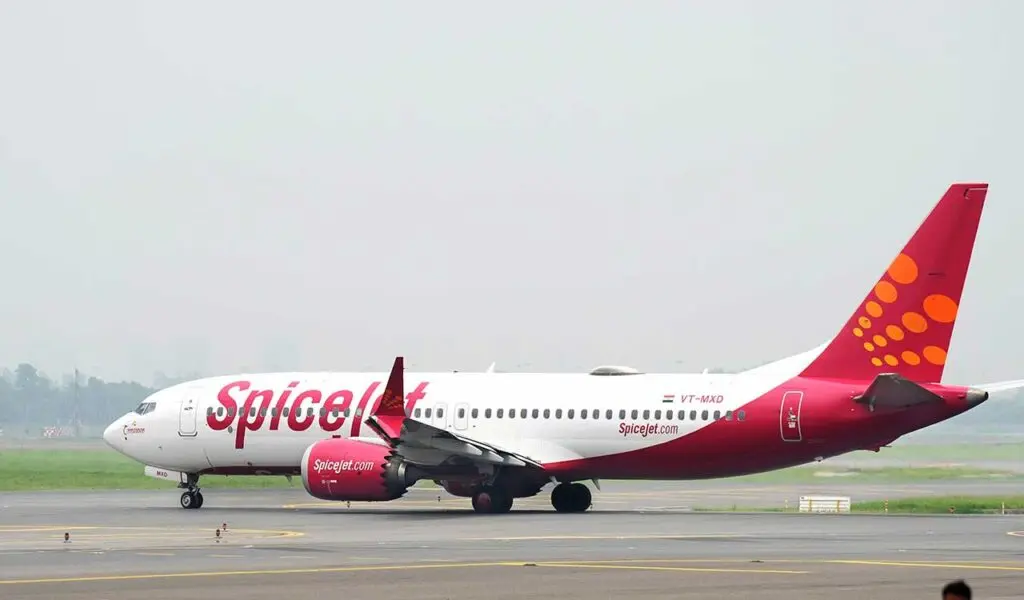 SpiceJet passengers face 24-hour delay, AC heat on flights