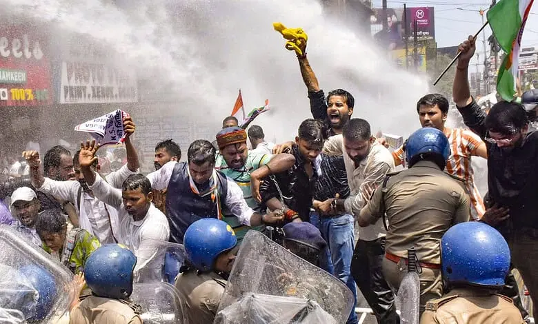 Bihar police use water cannon on students marching to CM house
