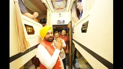 Punjab CM, Kejriwal flag off 15 new pilgrim buses under yatra scheme