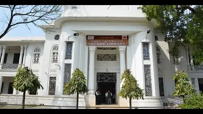63% of Lucknow University students use library on phones
