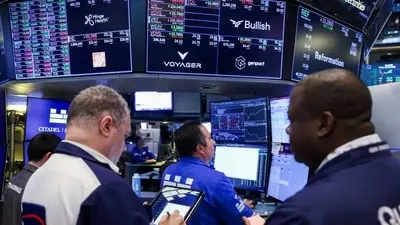 US stocks flat as Hormuz worries push oil above $80