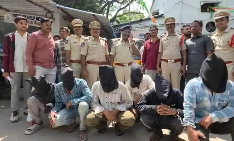 Six-member gang arrested over 14-tola gold theft in Hyderabad