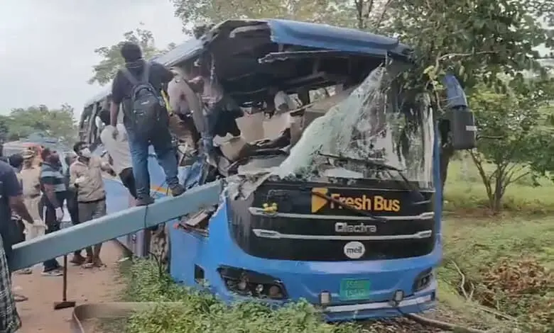 Six killed as bus rams stationary truck in Telangana