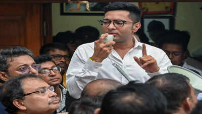 ಸಲ್ಬೋನಿ ಭೂ ಹಗರಣದಲ್ಲಿ ಅಭಿಷೇಕ್ ಬ್ಯಾನರ್ಜಿ ಆಪ್ತನ ಬಂಧನಕ್ಕೆ ಸುಪ್ರೀಂ ಕೋರ್ಟ್ ತಡೆ