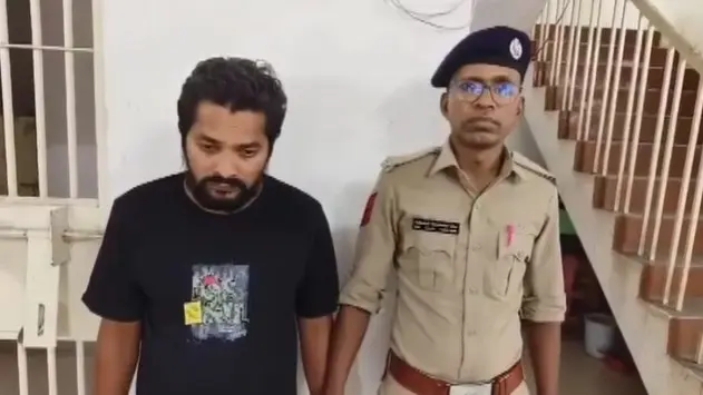 Man kills son, stabs wife in Gujarat's Navsari family dispute
