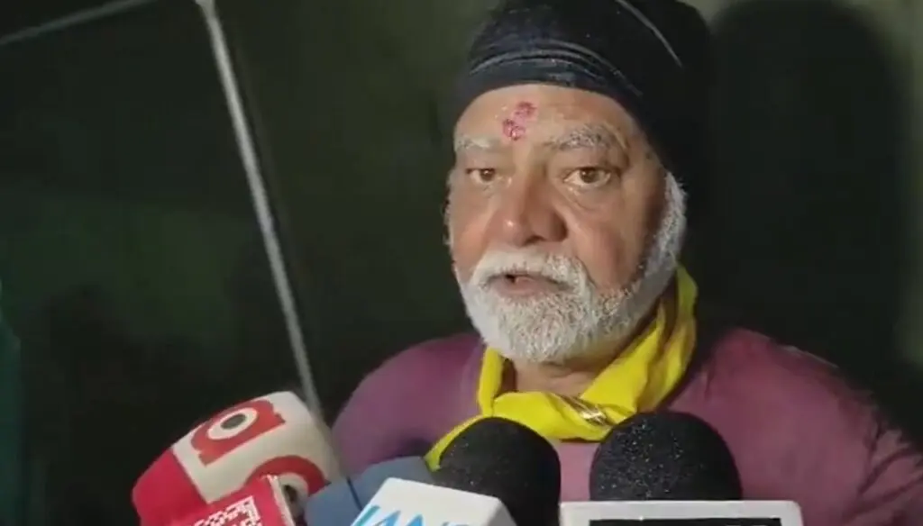 Sanjay Mishra hails Mahaprasad, cleanliness on Puri temple visit