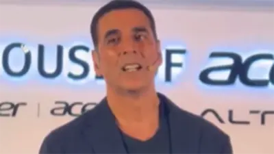 Akshay Kumar laughs off pan masala ad question at event