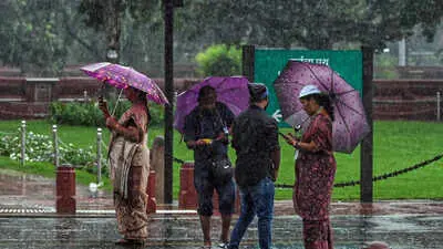 IMD issues orange alert for 7 Kerala districts, red in Delhi
