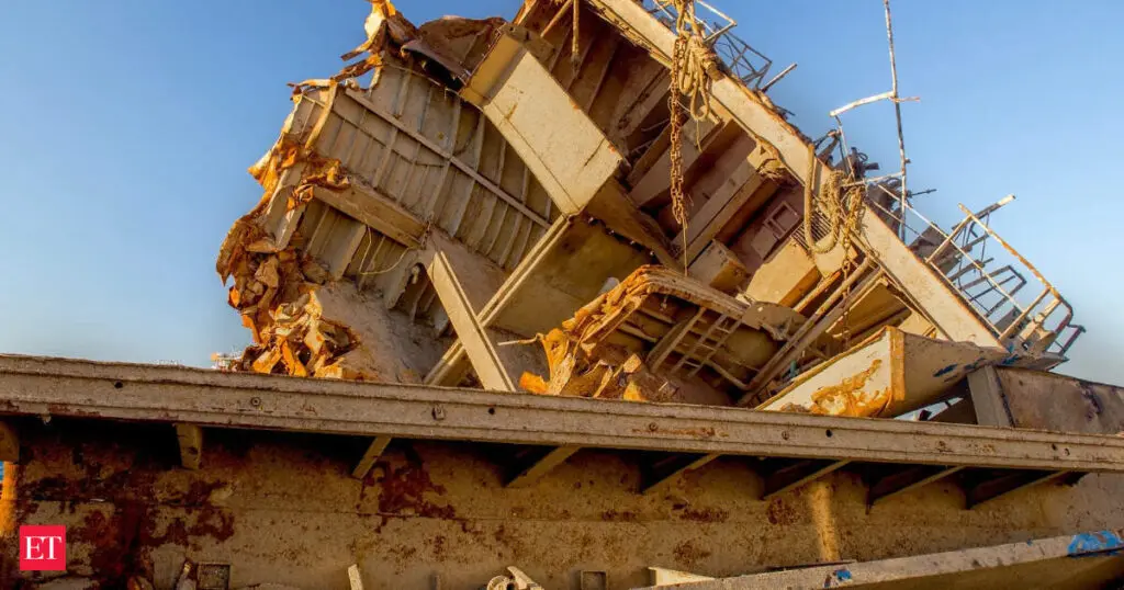Safety gaps persist in Bangladesh shipbreaking despite global rules