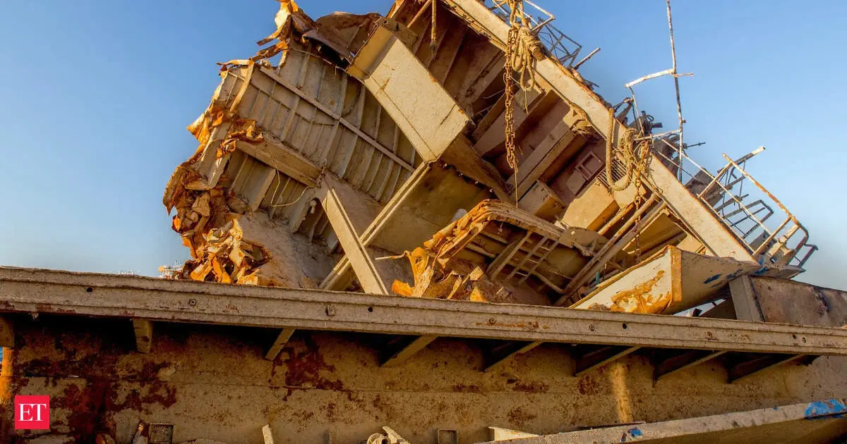 Safety gaps persist in Bangladesh shipbreaking despite global rules