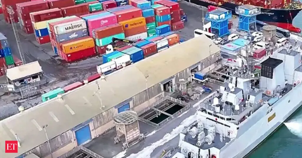 Trade pacts open doors for small exporters, Modi says