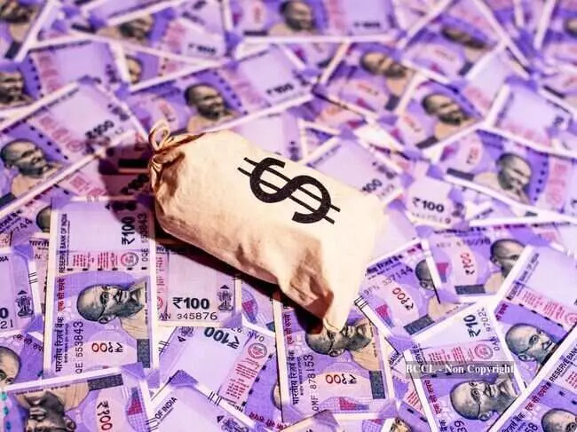 NRI dollar inflows push bank deposits to decade-high growth