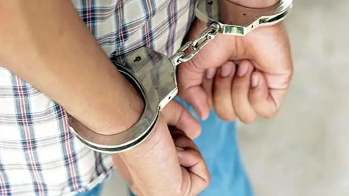 CBI arrests railway engineer, contractor's son in Rs 15 lakh bribe case