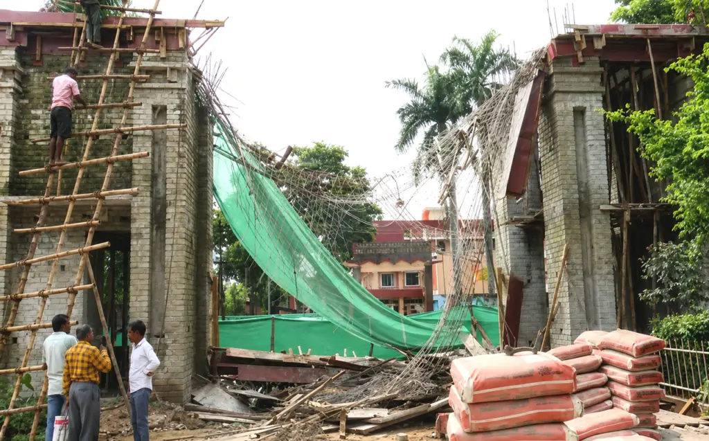 Three workers injured as OUAT gate roof collapses in Bhubaneswar