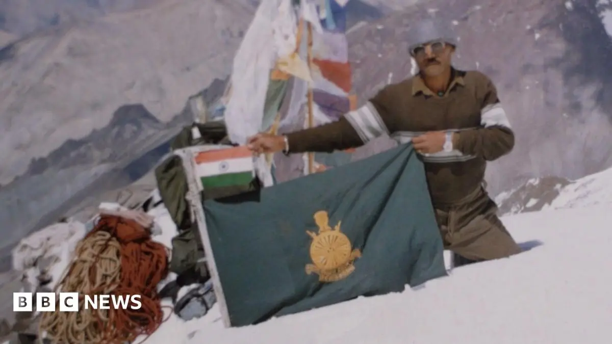 India seeks team to retrieve 'Green Boots' body from Everest