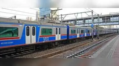 Water leaks in AC local on Virar-Churchgate route