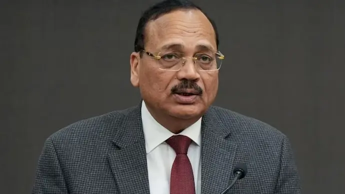 CJI never accepted NALSAR convocation invite, ends row